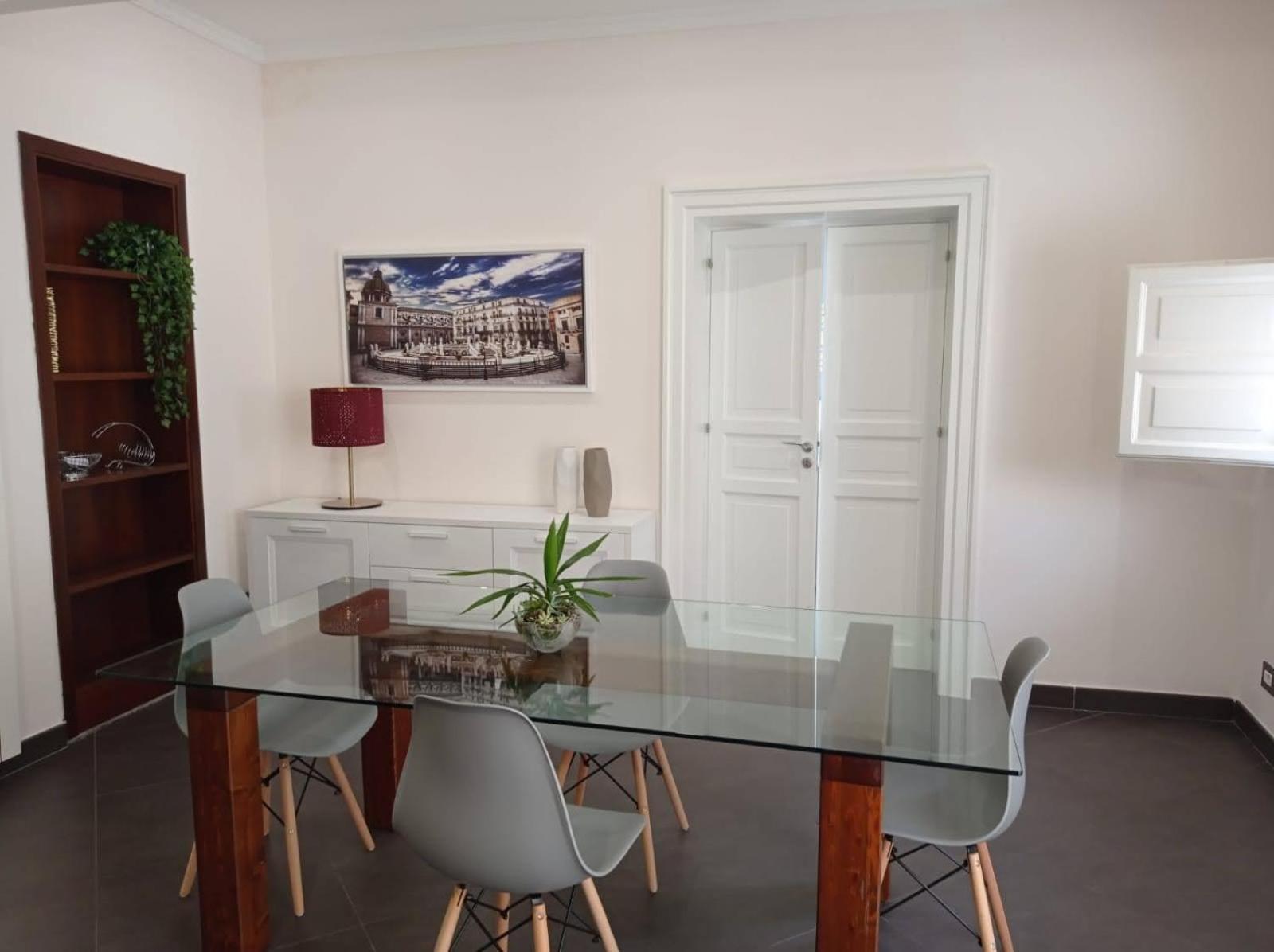 Essenze Di Sicilia Appartamento Cavour In Centro Palermo Luaran gambar